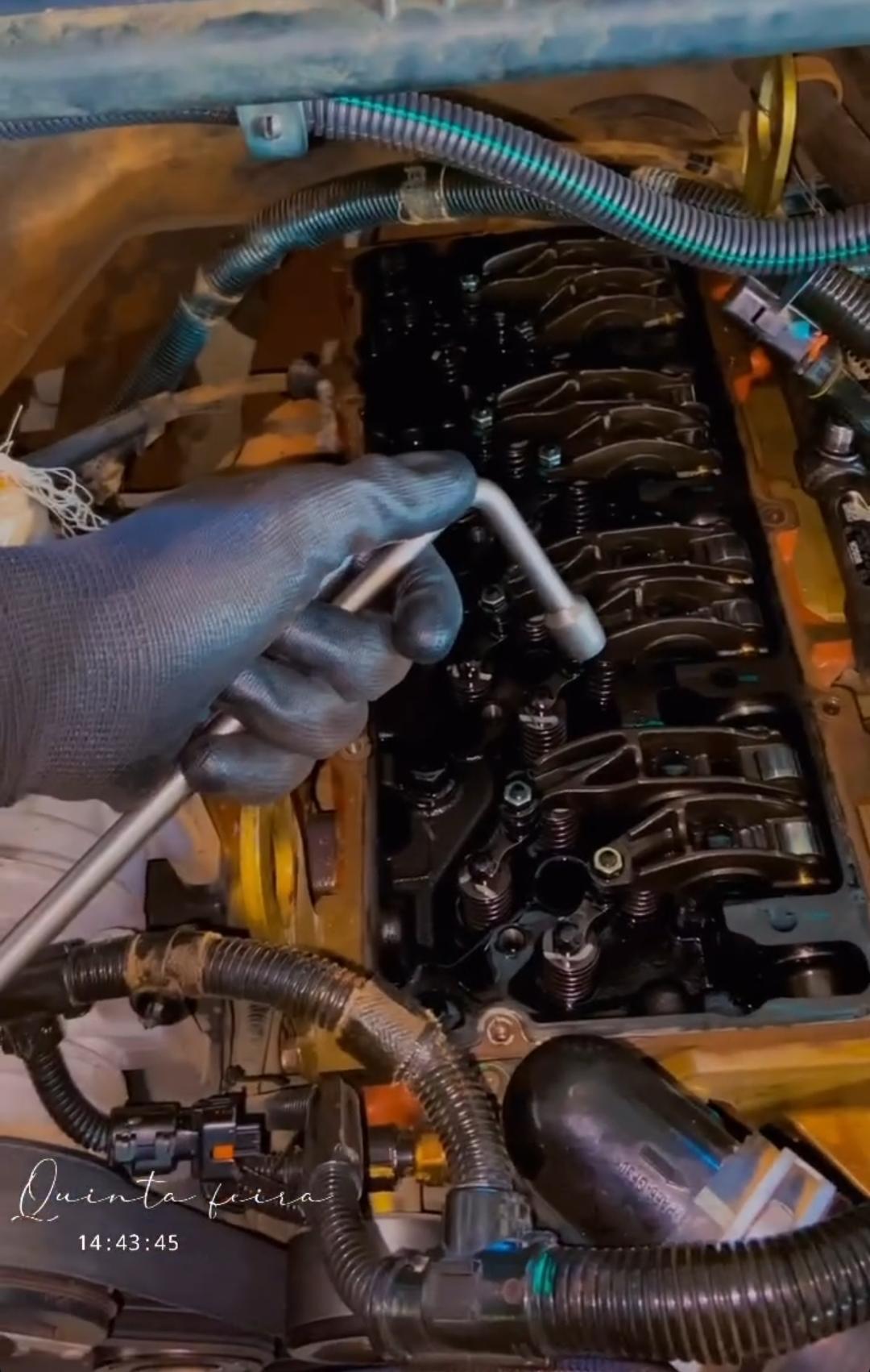 Serviço interno de motor realizado na So Pick-Up